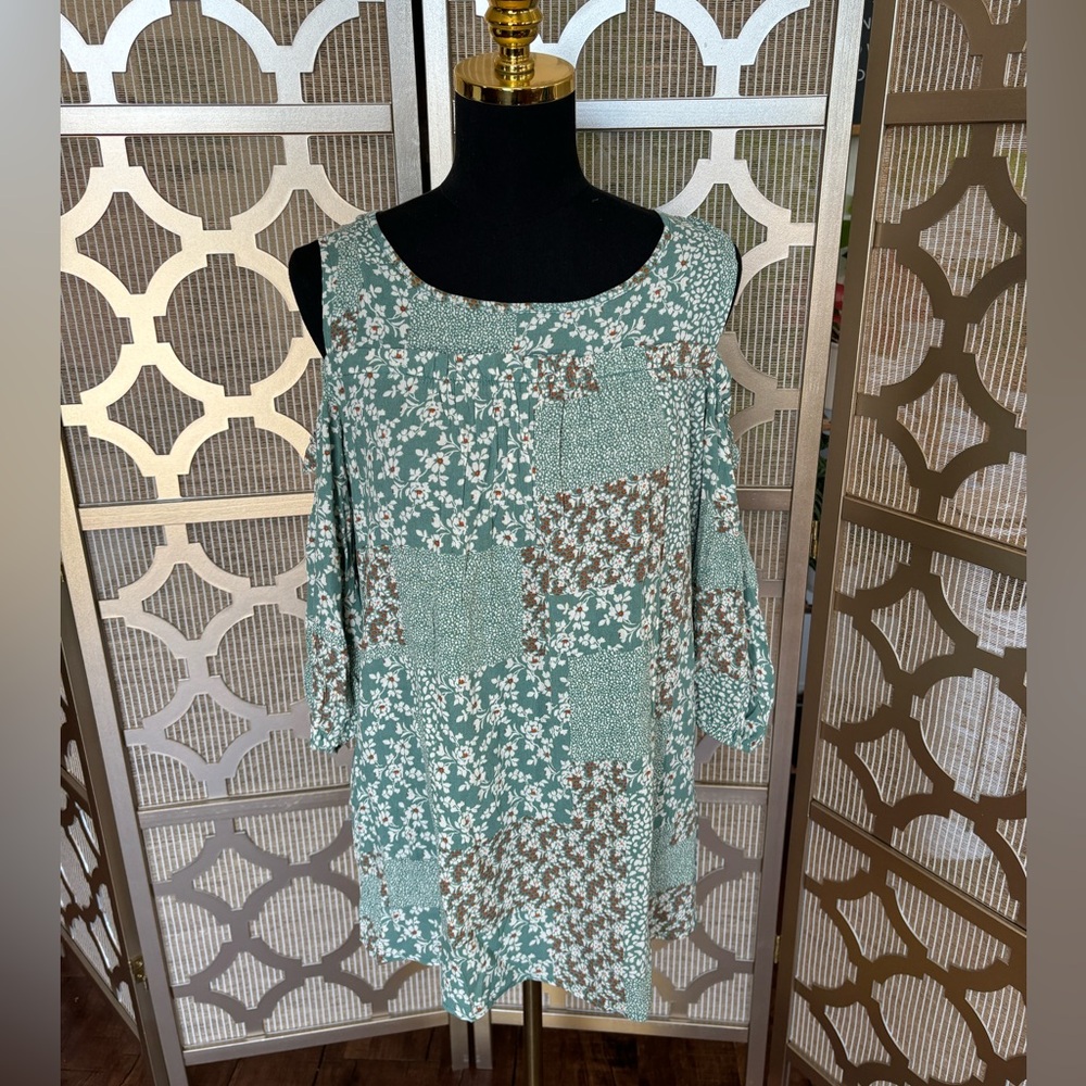 NWT | Suzanne Betro | Sage Floral Patchwork Cold-Shoulder Tunic | Small